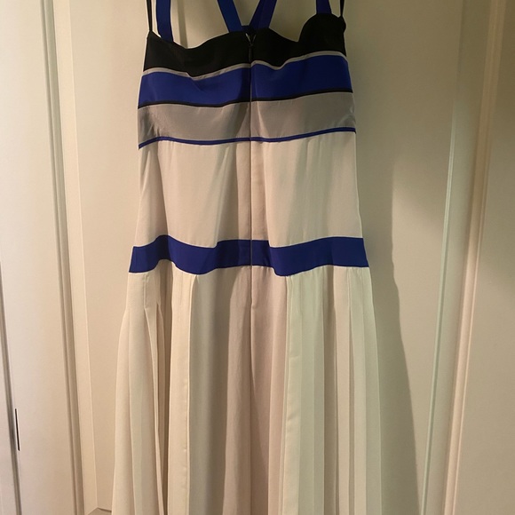 BCBG MaxAzria Runway Voletta dress blue/white/black pleated halter dress. Size M - Picture 8 of 8